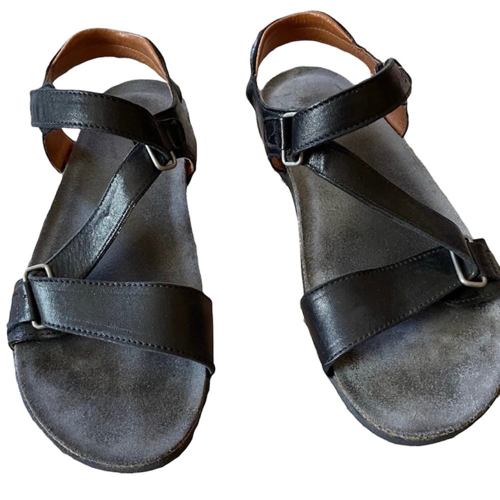 Taos Zeal Black Leather Adjustable Sandals Size 35 5 1/2- Comfort and Style